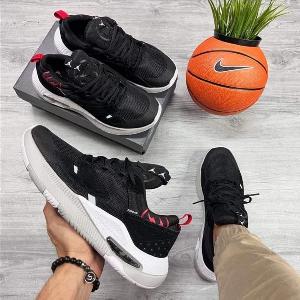 Jordan Cadence Negro 