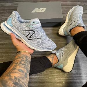 New Balance 860
